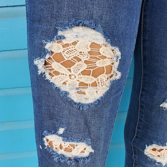 🚨Destash Markdown Just Add Lace Judy Blue Jeans - Picture 3 of 3